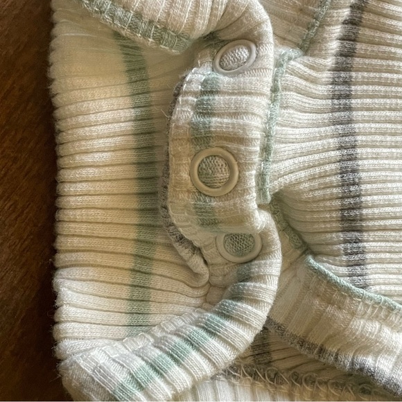 RZ by Rachel Zoe Striped Cream/gray/green Kids Onesie w/cuffed sleeve  6-9 mo - Picture 4 of 8